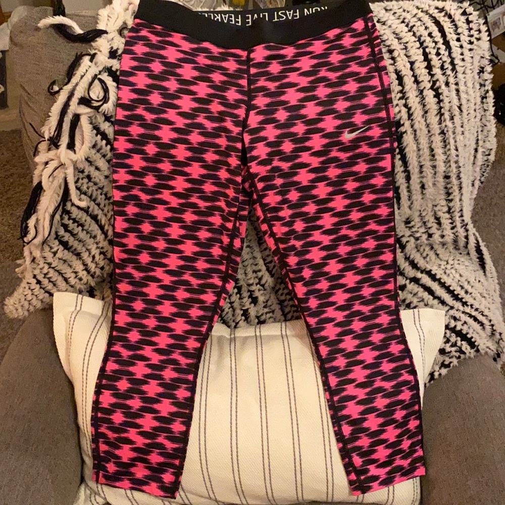 Women’s Nike Drifit Capri leggings